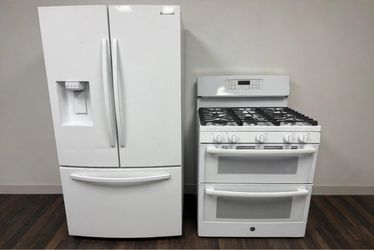 WHITE STOVE AND FRIDGE