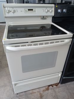 GE Almond glass-top stove - Free delivery