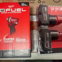 Milwaukee M12 1/2 Impact Wrench w/Pin Detent up to 550 ft lbs