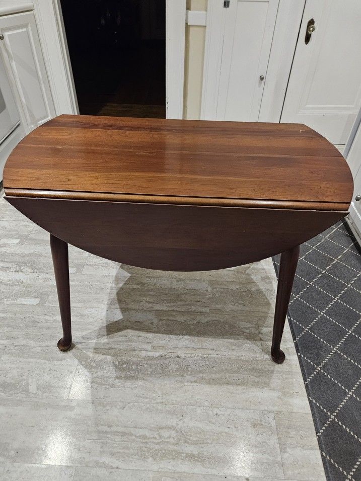 Pennsylvania House Round Solid Wood Drop Leaf Dining Table