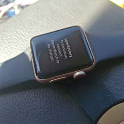 Apple Watch 3 Gold Like new 