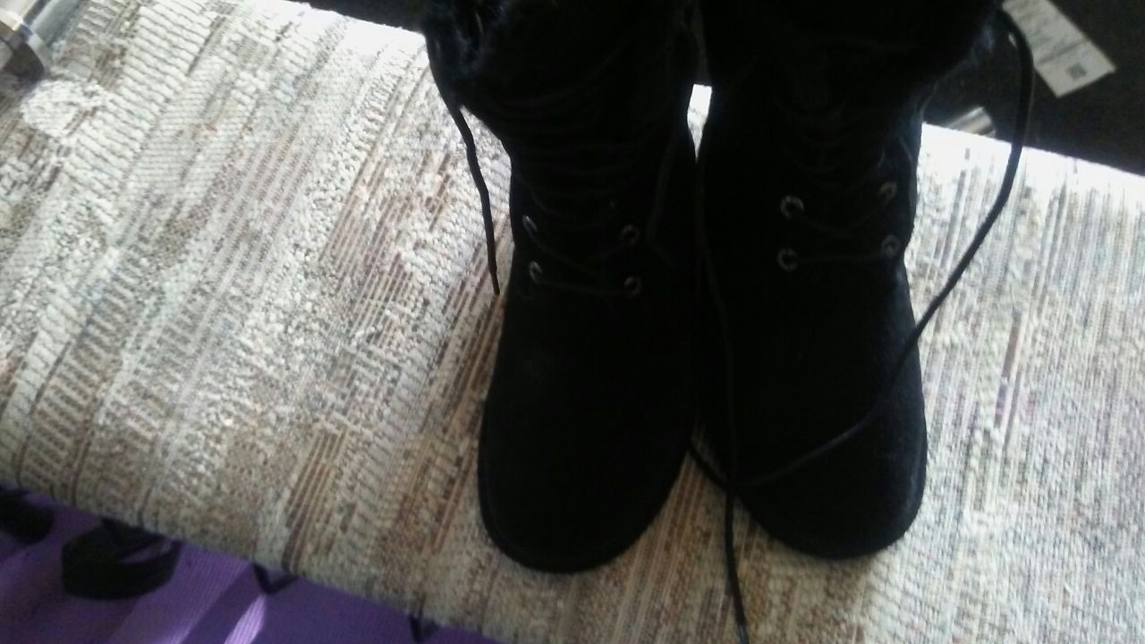 Bear Claw size 10 winter boots