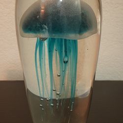 Dynasty Gallery’s Glass Jellyfish Sculpture 
