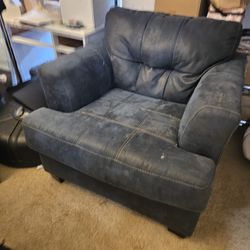 FREE Blue Oversized Chair
