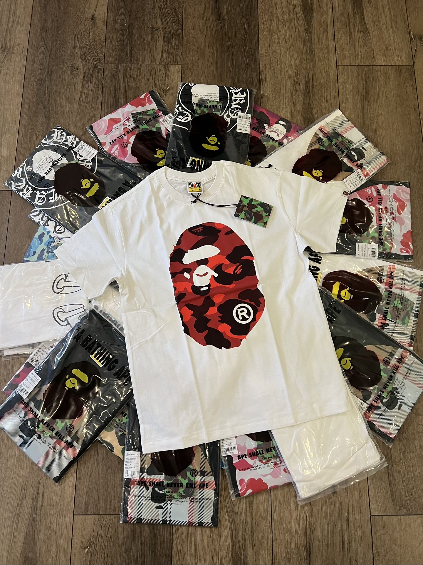 BAPE TEE - Red Camo