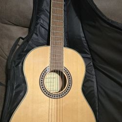 SIZE 3/4 ACOUSTIC GUITAR $99 OBO