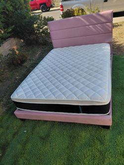Pink Full Size Bed