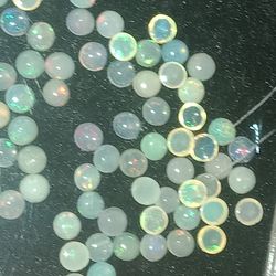 8x Pieces Ethiopian Fire Opal Cabochons 2mm