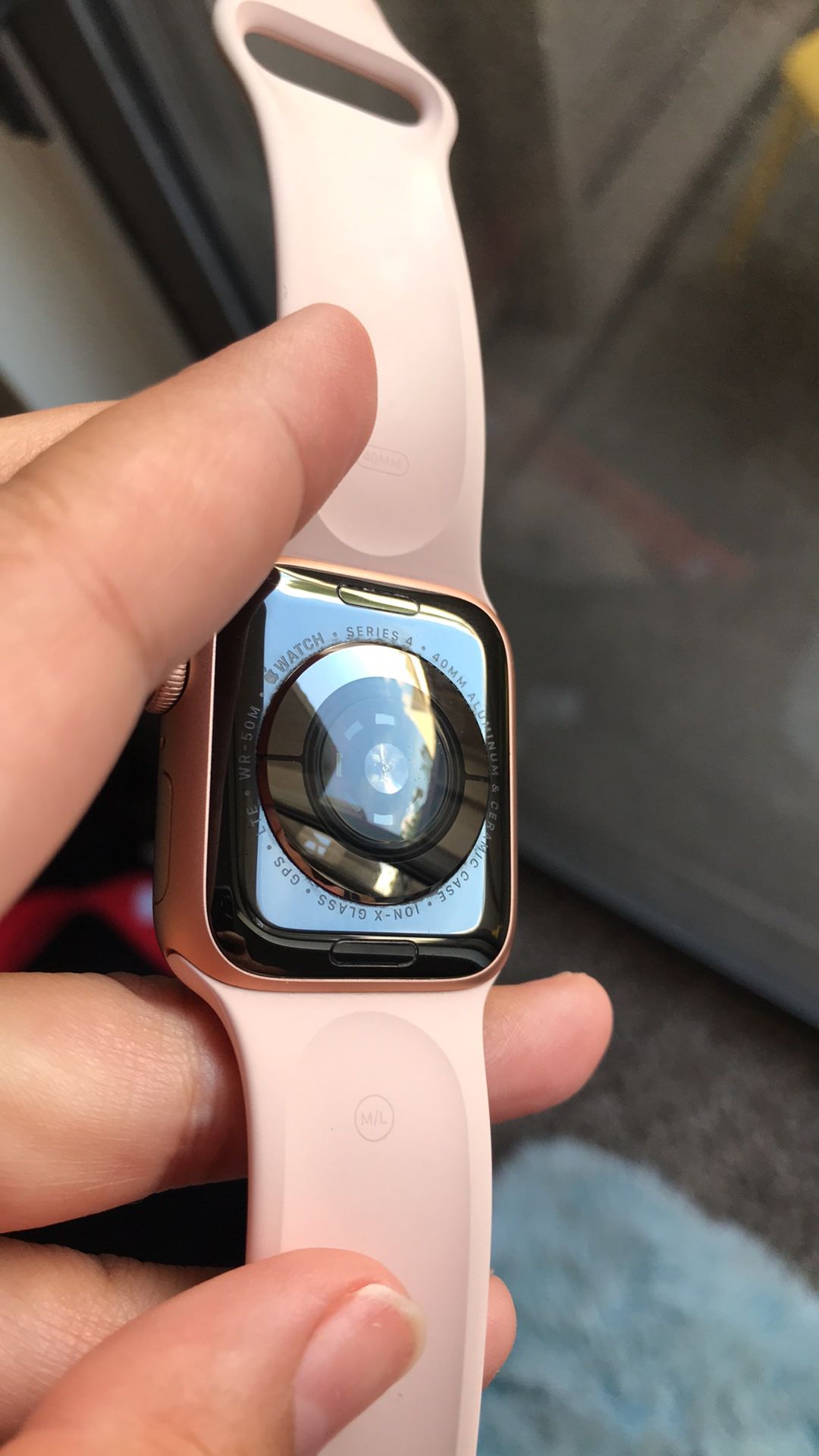 Series 4 40mm Apple Watch ,gps and cellular , paid off connects to any company