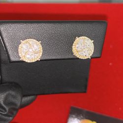 10k Gold With Moissanite Diamond Earring 