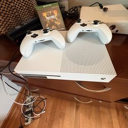 Xbox one S one 1TB 4M Blu-ray HDR w/ 2  controllers and Call of Duty® Black ops game bundle w/ original box Factory reset works great!