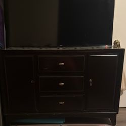 3 Drawer 2 Shelf Dresser 