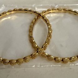 Set of 2 gold plated bangles brand new Size 2.9"