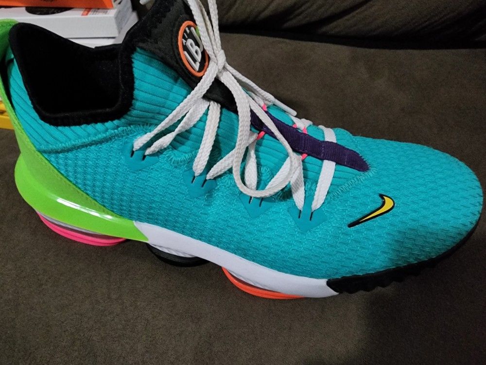 Lebron 16 Low