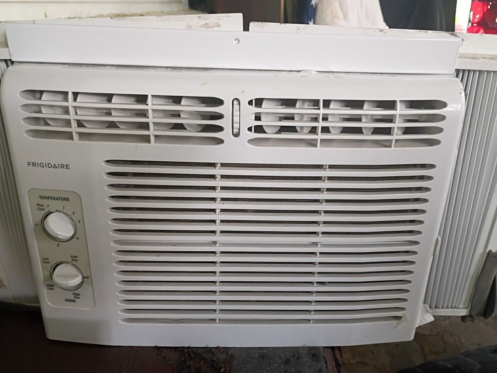 2 Month Old Frigidaire Ac Unit Works Amazingly