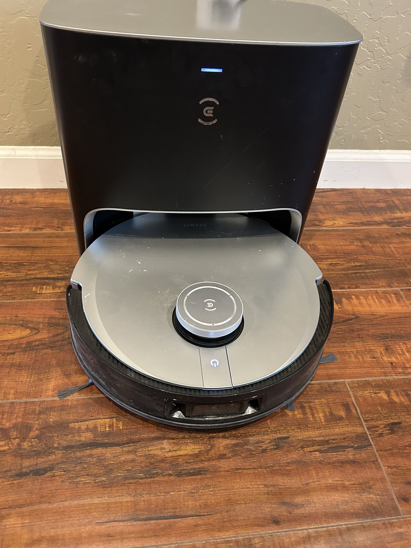 ECOVACS Deebot X1 Plus Robot Vacuum AI YIKO - Preowned