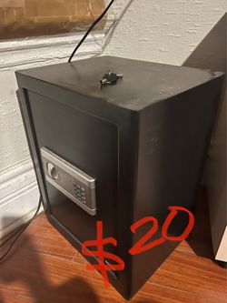 Small safe $20