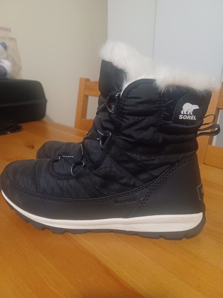 New Sorel Whitney Waterproof Boots Women's Size 9