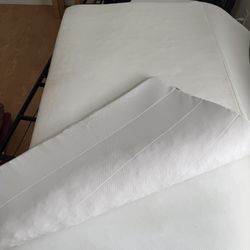 Airweave Twin Size Mattress Topper Clean and Good Condition