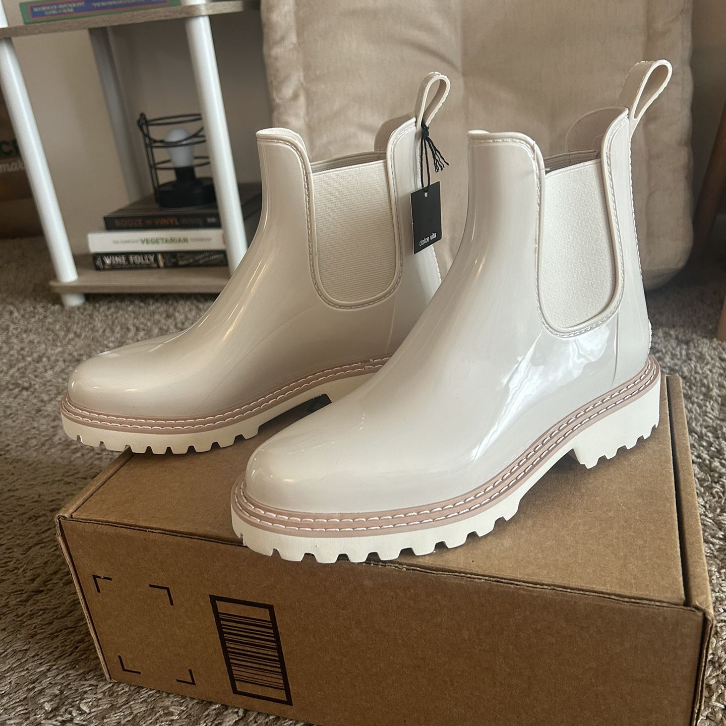 NEVER WORN/TAGS STILL ON: Dolce Vita Women's Stormy H20 Rain Boot - Size 7 