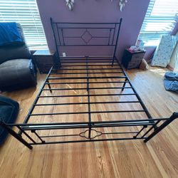 Vintage Style Metal  Queen Platform Bed 