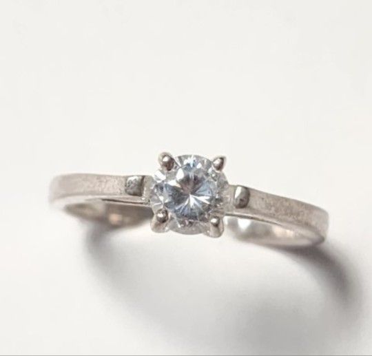 Silver CZ Ring Size 8