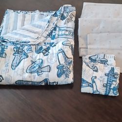 Twin Size Sheets/ Comforter 