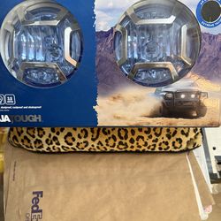 Fog lights for pickup trucks and SUVs with protective nickel-plated metal lenses, complete with wires and plugs, very easy to install