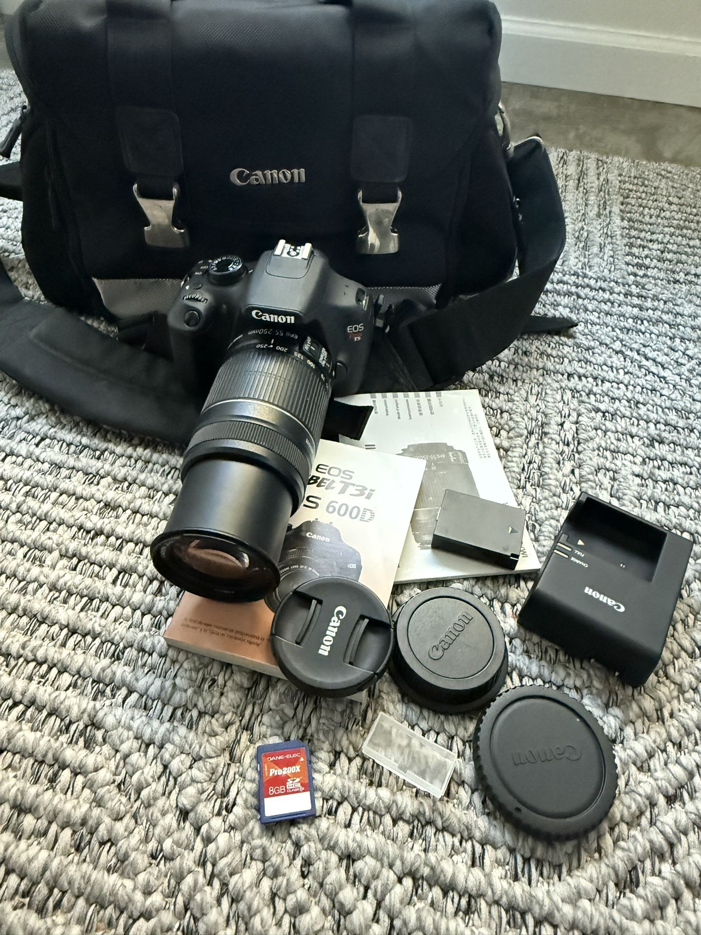 Canon EOS Rebel T5 DSLR Camera with 55-250 mm Lens