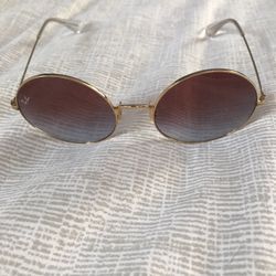Like New Ray Ban Round Sunglasses With Case And Cleaning Cloth 