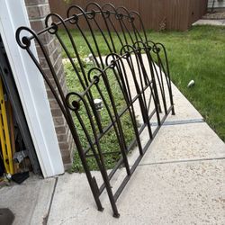 Sleigh bed Metal Frame Full/Queen