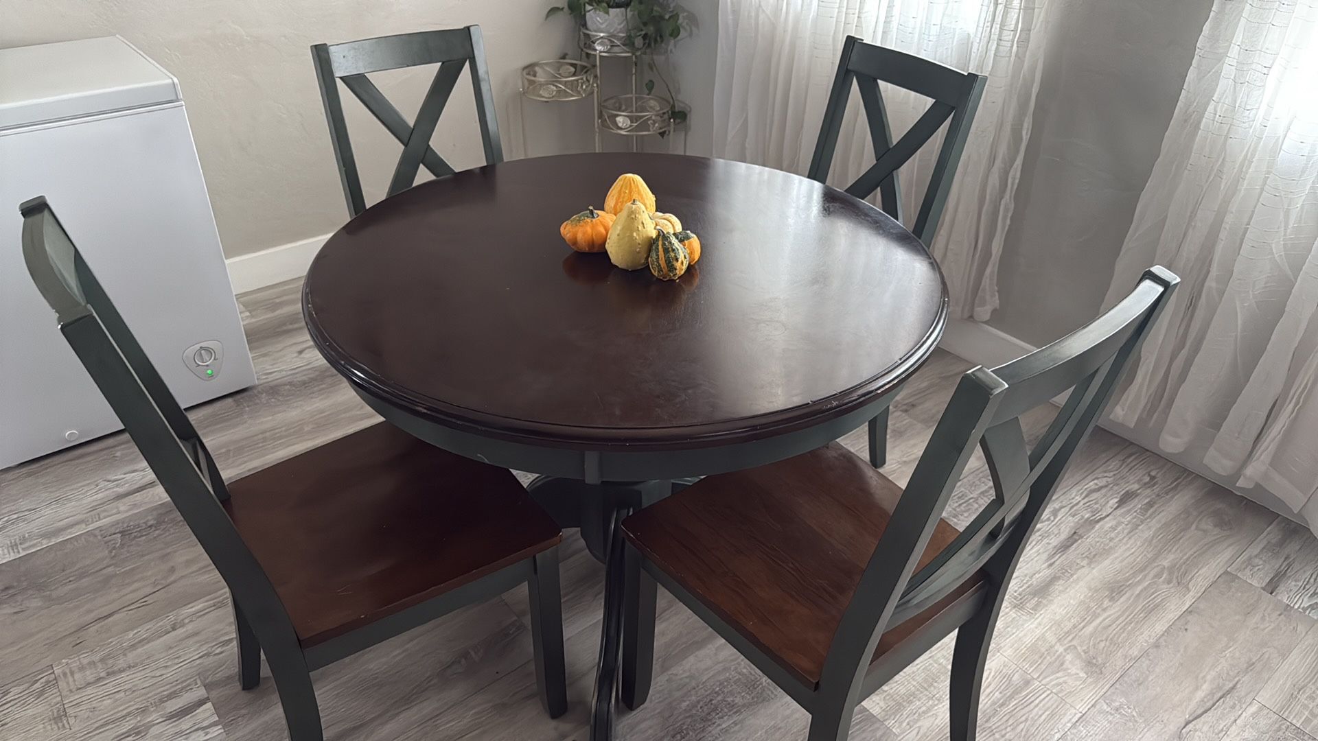 Dinning Table