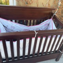 Crib solid wood pet free home clean with new mettress