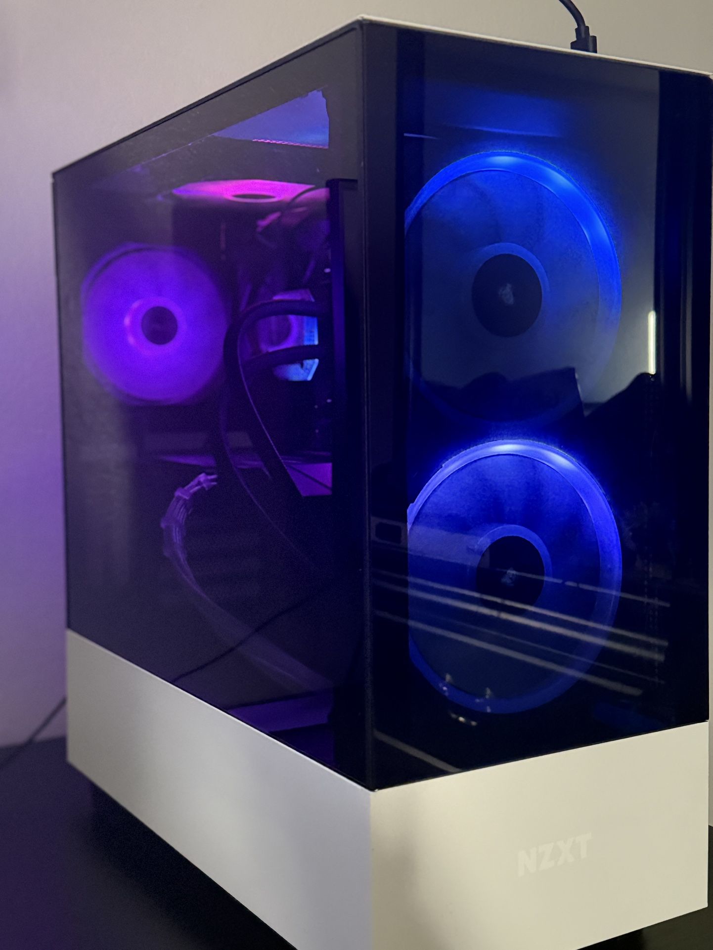 Custom Gaming PC For Sale (Great Condition)