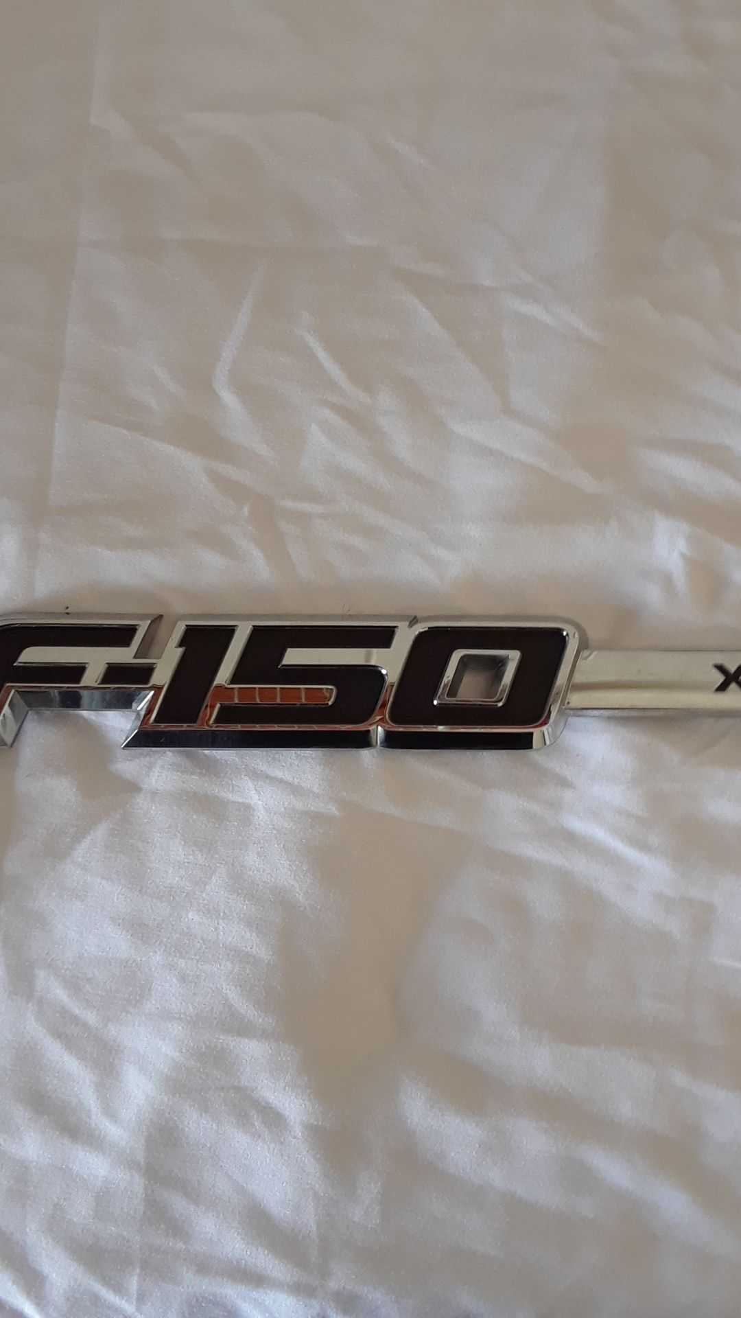 2009 - 2014 Ford "f-150 Xlt" Fender Emblem Bl34-16b114-aa - Used