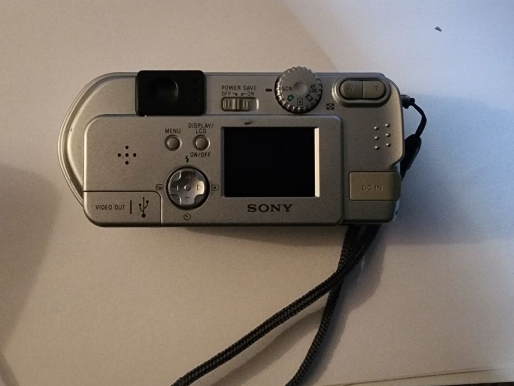 Sony Cyber-Shot DSC P51 2.0 MP Digital Still 