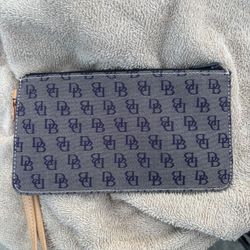 Dooney And Bourke Wristlet 