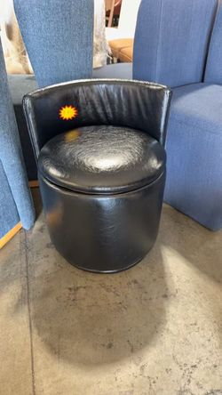 ❤️‍🔥 Faux Leather Vanity Chair with Storage