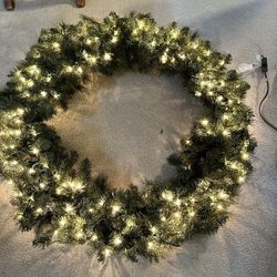 48” Wesley Spruce Wreath – Clear Lights