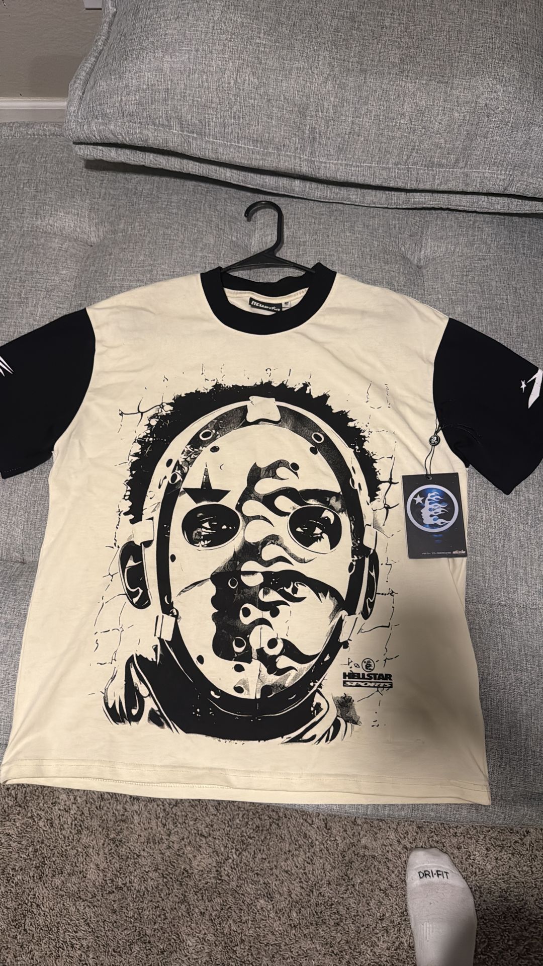 hellstar shirt with tag NO bag men’s small