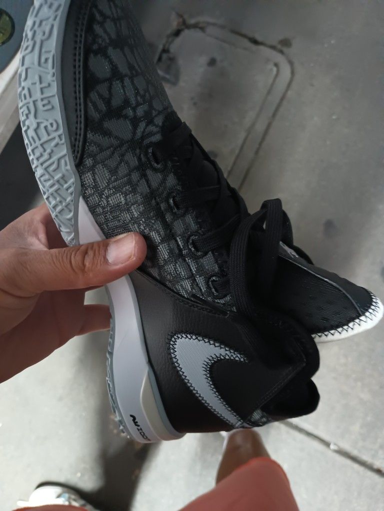 Nike Zoom LeBron NXXT Gen Grey Black Size 8 Men