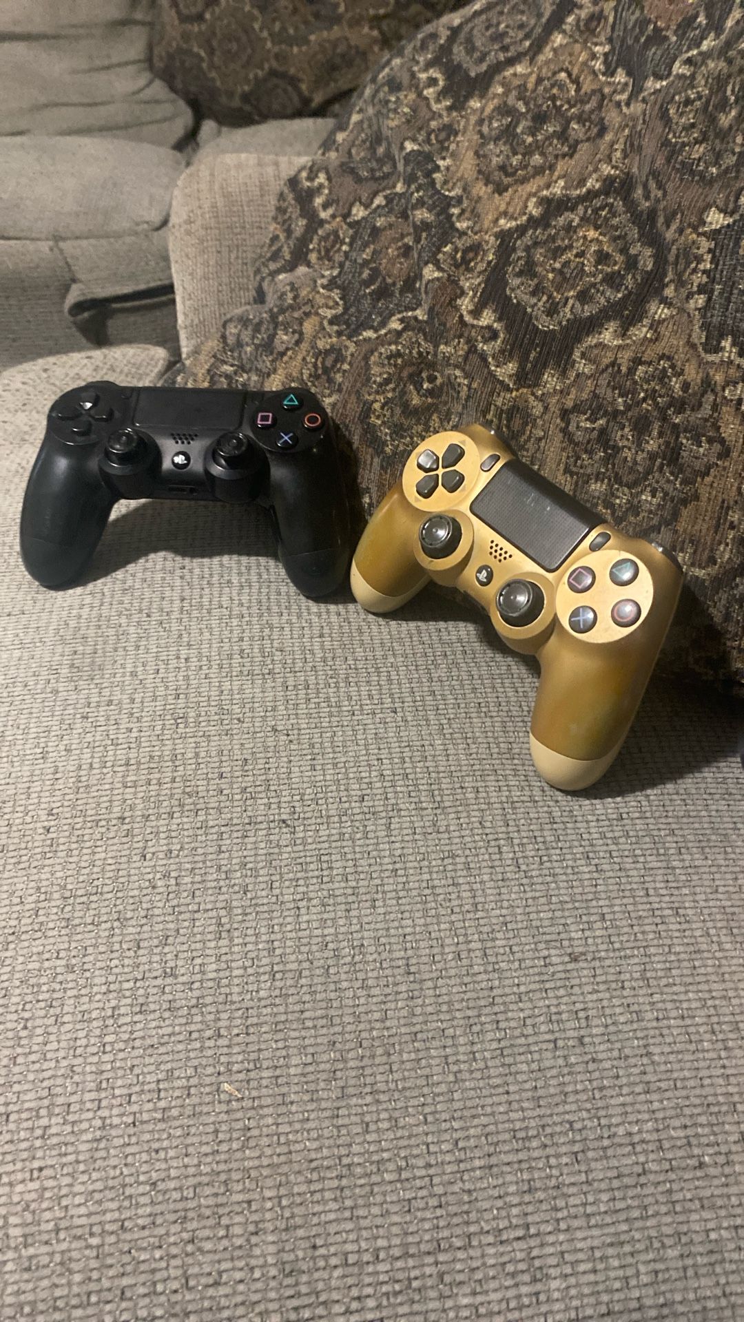 2 Ps4 Controller need to get rid of them