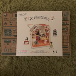 DIY miniature house display