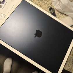 2024 MacBook Air 15-Inch – Midnight Blue – 16GB RAM – Like New