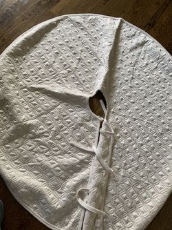 Balsam Hill Christmas Tree Skirt 