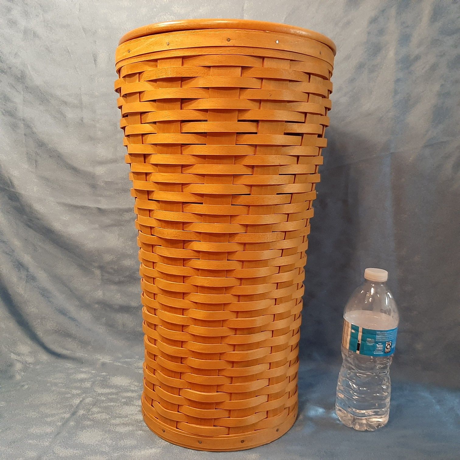 Longaberger Large umbrella basket w lid and liner 1998
