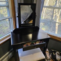 Makeup Stand With Mirror And Bench