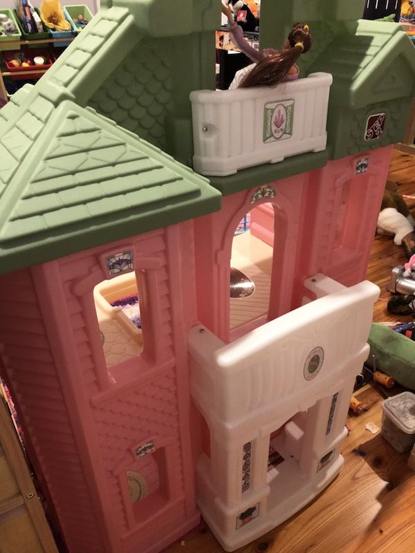 Step 2 Balcony Dollhouse