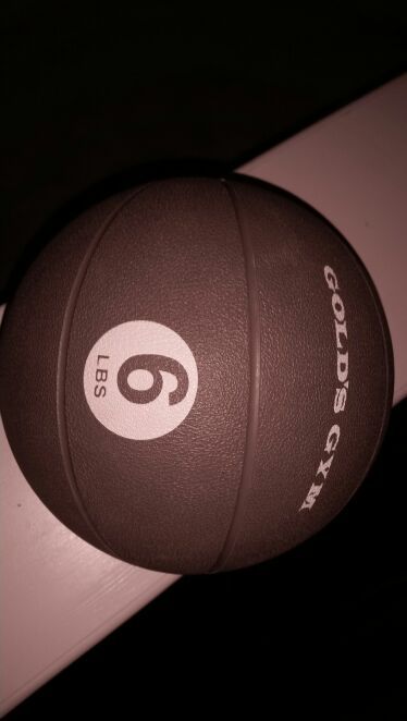 Golds gym 6lb medicine ball