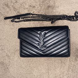 Authentic Women’s Saint Laurent Chain Wallet
